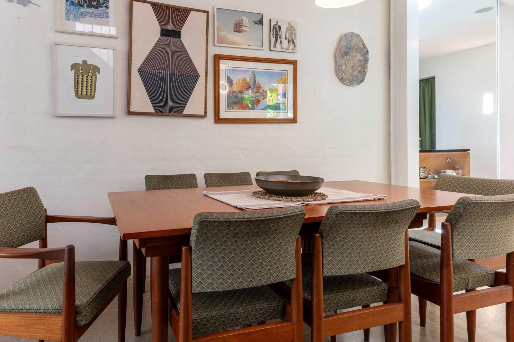 Stylists Light-filled Newtown Family